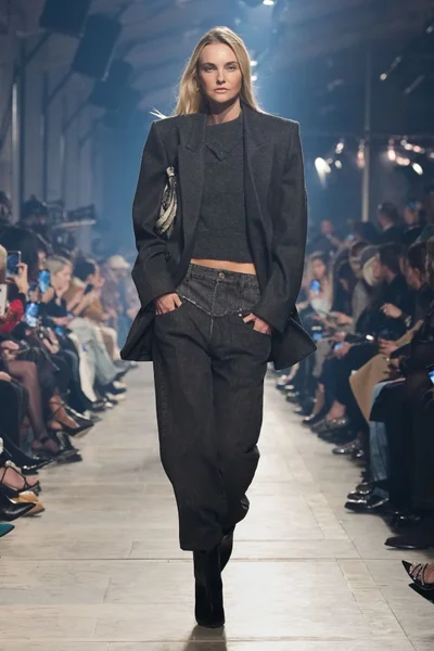 Look 28